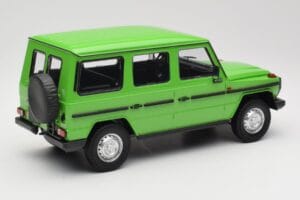Mercedes G-Class W460 LWB Grün Minichamps 1:18 155038101 Metall — Bild 2 von 6