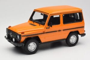 Mercedes G-Class W460 SWB Orange Minichamps 1:18 Mercedes G-Class W460 SWB Orange Minichamps 1:18 155038000 Metall