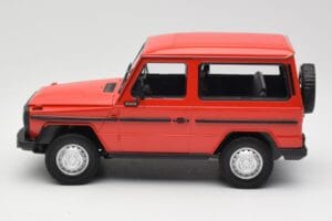 Mercedes G-Class W460 SWB Rot Minichamps 1:18 155038002 Metall — Bild 3 von 6