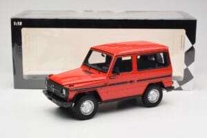 Mercedes G-Class W460 SWB Rot Minichamps 1:18 155038002 Metall — Bild 6 von 6