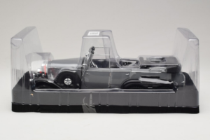 Mercedes G4 6-Wheels Schwarz With Figures Signature Models 1:18 38202 Metall — Bild 2 von 3