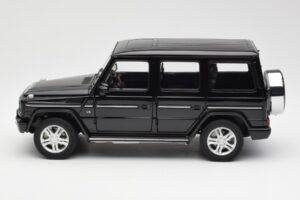 Mercedes G500 W463 Schwarz AUTOart 1:18 76216 Metall — Bild 4 von 8