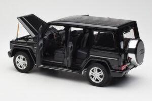 Mercedes G500 W463 Schwarz AUTOart 1:18 76216 Metall — Bild 5 von 8