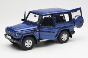 Mercedes G500 W463 SWB Blau AUTOart 1:18 76114 Metall — Bild 2 von 8
