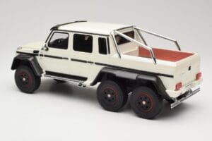 Mercedes AMG G63 6x6 W463 Weiss GT Spirit 1:18 GT100 Resin — Bild 5 von 6