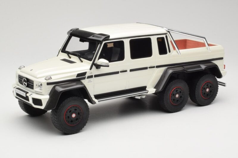 Mercedes AMG G63 6x6 W463 Weiss GT Spirit 1:18 GT100 Resin