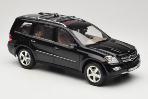 Mercedes GL X164 Tanzanite Blue Minichamps 1:18 B66962335 Metall — Bild 6 von 8