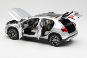 Mercedes GLA X156 Polar Silber Metallic Norev 1:18 B66960267 Metall — Bild 5 von 8