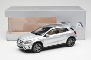 Mercedes GLA X156 Polar Silber Metallic Norev 1:18 B66960267 Metall — Bild 8 von 8