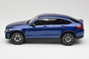 Mercedes AMG GLC 43 Coupe Brilliant Blau GT Spirit 1:18 B66960468 Resin — Bild 3 von 6