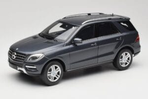 Mercedes M-Class W164 Grey Metallic Minichamps 1:18 100030100 Metall