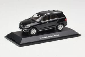 Mercedes M-Class W166 Obsidian Black Metallic Minichamps 1:43 B66960060 Metall — Bild 2 von 4