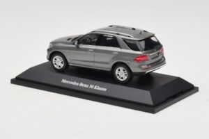 Mercedes M-Class W166 Palladium Silver Metallic Minichamps 1:43 B66960061 Metall — Bild 3 von 4