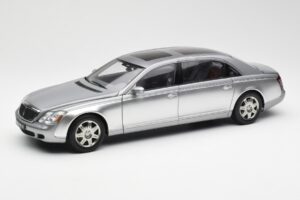 Maybach 62 LWB Himalaya Silber Dealer Edition AUTOart 1:18 B66962178 Metall