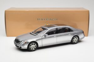 Maybach 62 LWB Himalaya Silber Dealer Edition AUTOart 1:18 B66962178 Metall — Bild 8 von 8