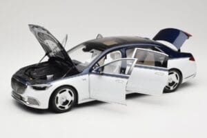 Mercedes Maybach S-Class Z223 Nautical Blue Diamond White Almost Real 1:18 820126 Metall — Bild 2 von 8
