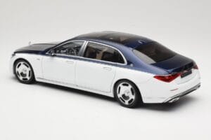 Mercedes Maybach S-Class Z223 Nautical Blue Diamond White Almost Real 1:18 820126 Metall — Bild 7 von 8