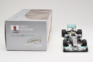 Mercedes MGP W02 #8 N. Rosberg Mercedes GP 2011 Minichamps 1:18 110110008 Metall — Bild 6 von 7