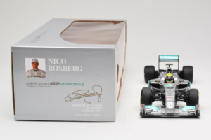 Mercedes MGP W02 #8 N. Rosberg Mercedes GP Showcar 2011 Minichamps 1:18 110110078 Metall — Bild 6 von 7