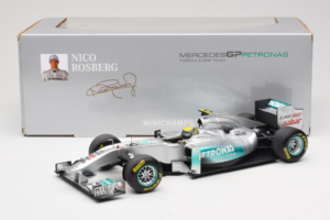 Mercedes MGP W02 #8 N. Rosberg Mercedes GP Showcar 2011 Minichamps 1:18 110110078 Metall — Bild 7 von 7