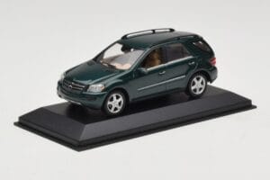 Mercedes ML 500 W164 Dunkelgrün Minichamps 1:43 400034500 Metall — Bild 2 von 4