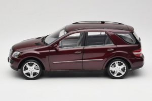 Mercedes ML W164 Red Metallic Minichamps 1:18 150034500 Metall — Bild 4 von 8