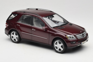 Mercedes ML W164 Red Metallic Minichamps 1:18 150034500 Metall — Bild 6 von 8