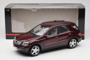 Mercedes ML W164 Red Metallic Minichamps 1:18 150034500 Metall — Bild 8 von 8