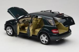 Mercedes ML W164 Green Metallic Minichamps 1:18 150034502 Metall — Bild 5 von 8