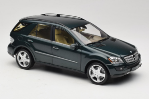 Mercedes ML W164 Green Metallic Minichamps 1:18 150034502 Metall — Bild 6 von 8