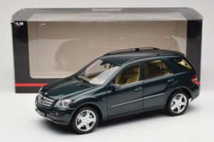 Mercedes ML W164 Green Metallic Minichamps 1:18 150034502 Metall — Bild 8 von 8