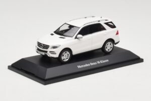 Mercedes ML W166 Calcit White Minichamps 1:43 B66960062 Metall — Bild 2 von 4