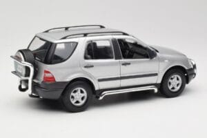 Mercedes ML320 W163 Silber Maisto 1:18 50319 Metall — Bild 3 von 8