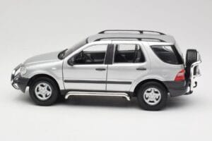 Mercedes ML320 W163 Silber Maisto 1:18 50319 Metall — Bild 4 von 8
