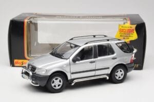 Mercedes ML320 W163 Silber Maisto 1:18 50319 Metall — Bild 8 von 8