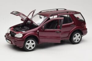Mercedes ML55 AMG W163 Rot Maisto 1:18 50348 Metall — Bild 2 von 8