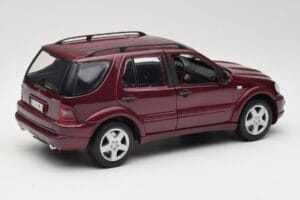 Mercedes ML55 AMG W163 Rot Maisto 1:18 50348 Metall — Bild 3 von 8
