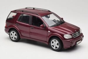 Mercedes ML55 AMG W163 Rot Maisto 1:18 50348 Metall — Bild 6 von 8