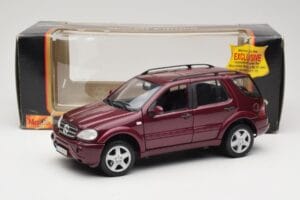 Mercedes ML55 AMG W163 Rot Maisto 1:18 50348 Metall — Bild 8 von 8