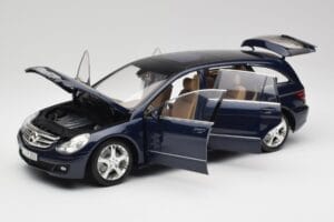 Mercedes R-Class W251 Tanzanit Blau Minichamps 1:18 150034600 Metall — Bild 2 von 8