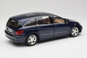 Mercedes R-Class W251 Tanzanit Blau Minichamps 1:18 150034600 Metall — Bild 3 von 8