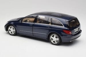 Mercedes R-Class W251 Tanzanit Blau Minichamps 1:18 150034600 Metall — Bild 7 von 8