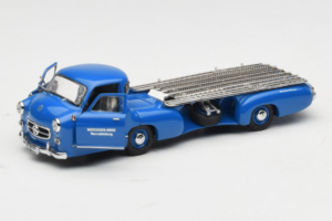 Mercedes Renntransporter Blue Wonder CMC 1:43 M-036K Metall — Bild 2 von 8