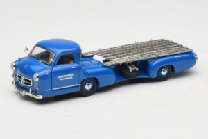 Mercedes Renntransporter Blue Wonder CMC 1:43 M-036K Metall
