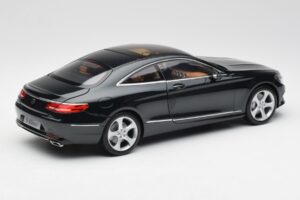 Mercedes S-Class Coupe C217 Smaragd Grün Metallic Norev 1:18 B66961244 Metall — Bild 3 von 8