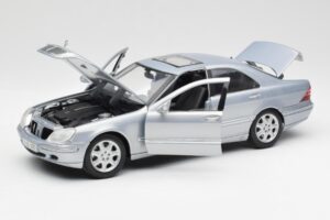 Mercedes S-Class W220 Hellblau Maisto 1:18 56050 Metall — Bild 2 von 8