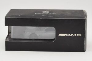 Mercedes SL 65 AMG R230 Silber Minichamps 1:43 B66960601 Metall — Bild 4 von 4