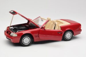 Mercedes SL500 R129 Rot Revell 1:18 08927 Metall — Bild 2 von 8