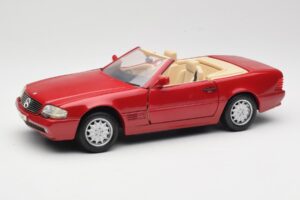 Mercedes SL500 R129 Rot Revell 1:18 08927 Metall
