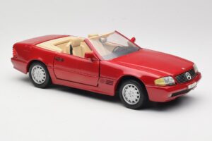 Mercedes SL500 R129 Rot Revell 1:18 08927 Metall — Bild 6 von 8